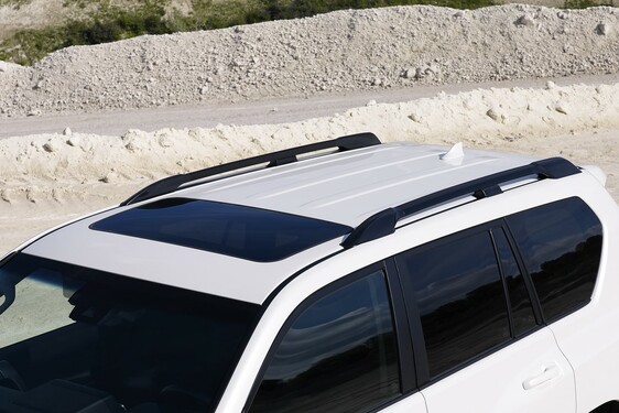 Land Cruiser Black Pack