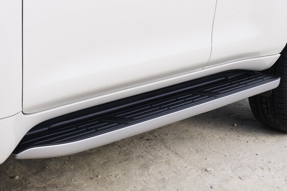 Land Cruiser Black Pack