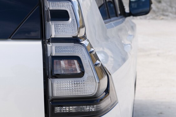 Land Cruiser Black Pack