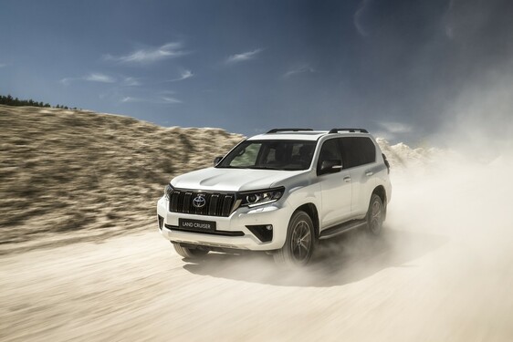 Land Cruiser Black Pack