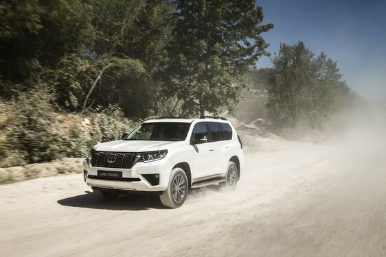 Land Cruiser Black Pack