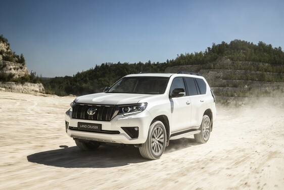 Land Cruiser Black Pack