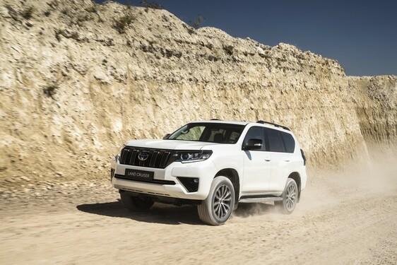 Land Cruiser Black Pack