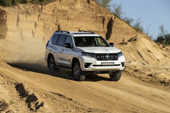 Land Cruiser Black Pack