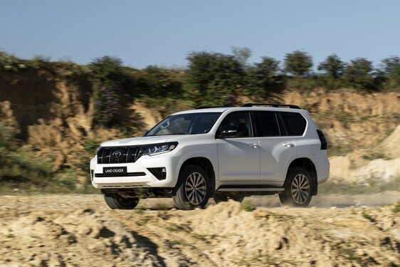 Land Cruiser Black Pack