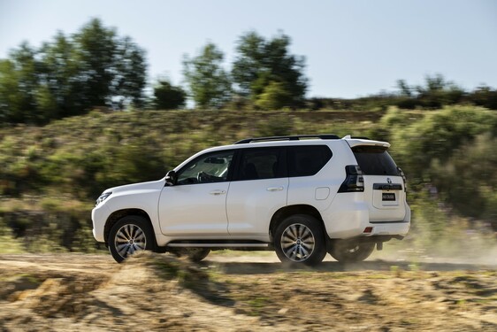 Land Cruiser Black Pack