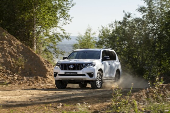 Land Cruiser Black Pack