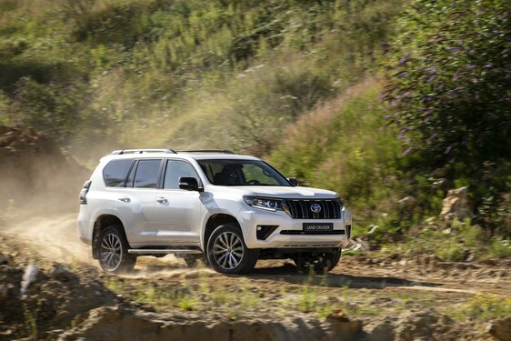 Land Cruiser Black Pack