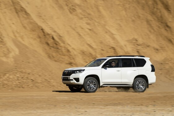 Land Cruiser Black Pack