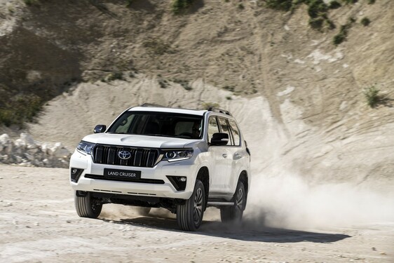 Land Cruiser Black Pack