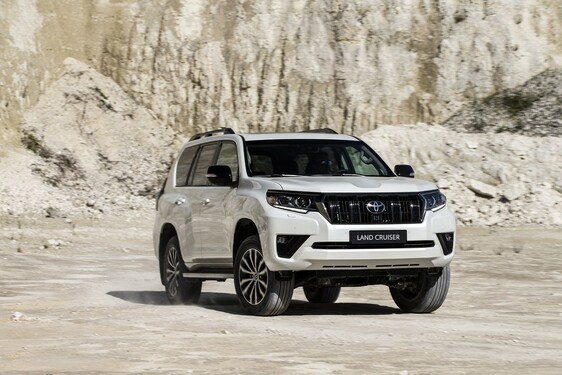 Land Cruiser Black Pack