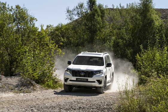 Land Cruiser Black Pack