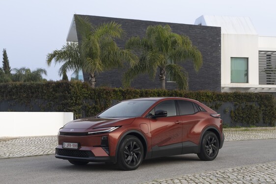 C-HR+ 2025