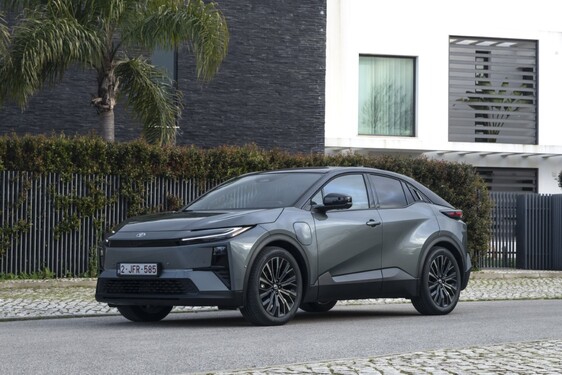 C-HR+ 2025