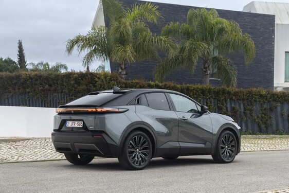 C-HR+ 2025