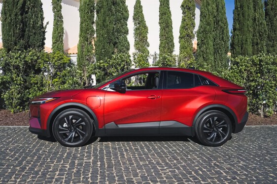 C-HR+ 2025