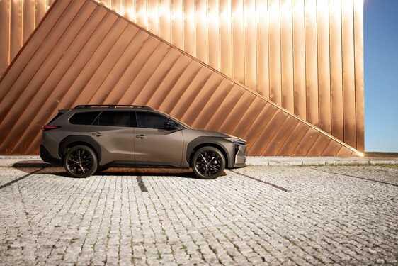 bZ4X Touring 2025