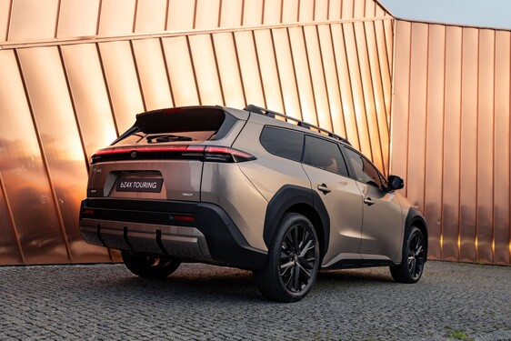 bZ4X Touring 2025