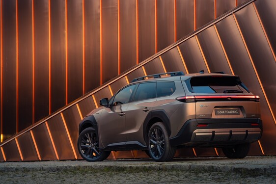 bZ4X Touring 2025
