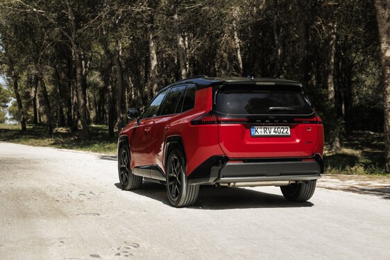 RAV4 PHEV GR SPORT 2026
