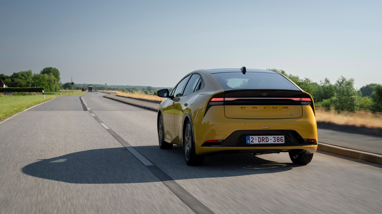 Prius zyskuje technologię geofencingu. To druga hybryda plug-in Toyoty z tym systemem