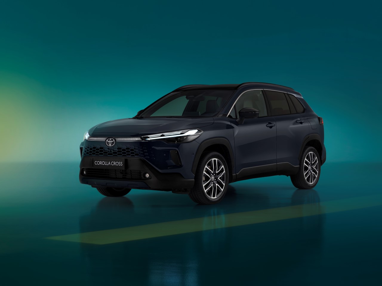 Nowa Corolla Cross z odświeżoną stylistyką i nowymi technologiami. Debiut wersji GR SPORT