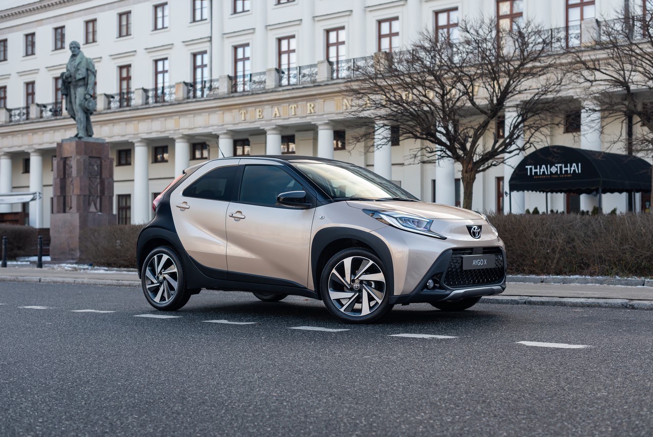 Toyota zarejestrowała w tym roku w Polsce ponad 60 000 samochodów. Wyniki z października 2022 roku