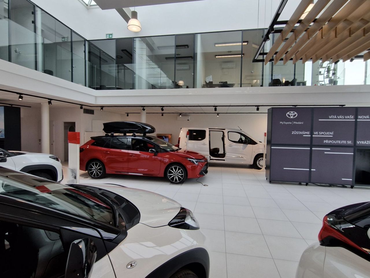 Toyota Domanský otevřela nový showroom v Praze