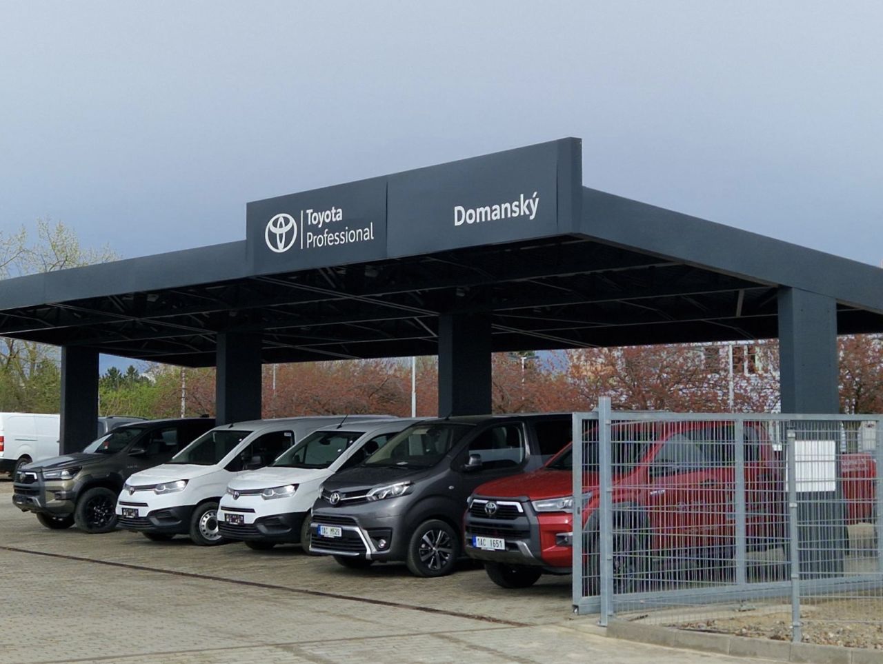 Toyota Domanský otevřela nový showroom v Praze