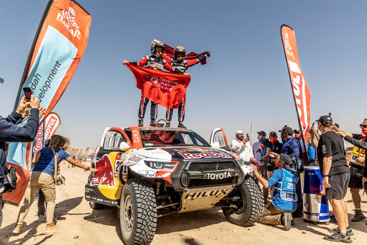 Dakarowe zwycięstwo TOYOTA GAZOO Racing. GR DKR Hilux T1+ załogi Al-Attiyah/Baumel najszybszy