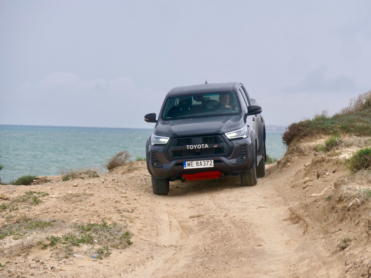 Od pierwszego Land Cruisera do elektrycznego bZ4X. Ponad 70 lat napędów 4x4 w samochodach Toyoty