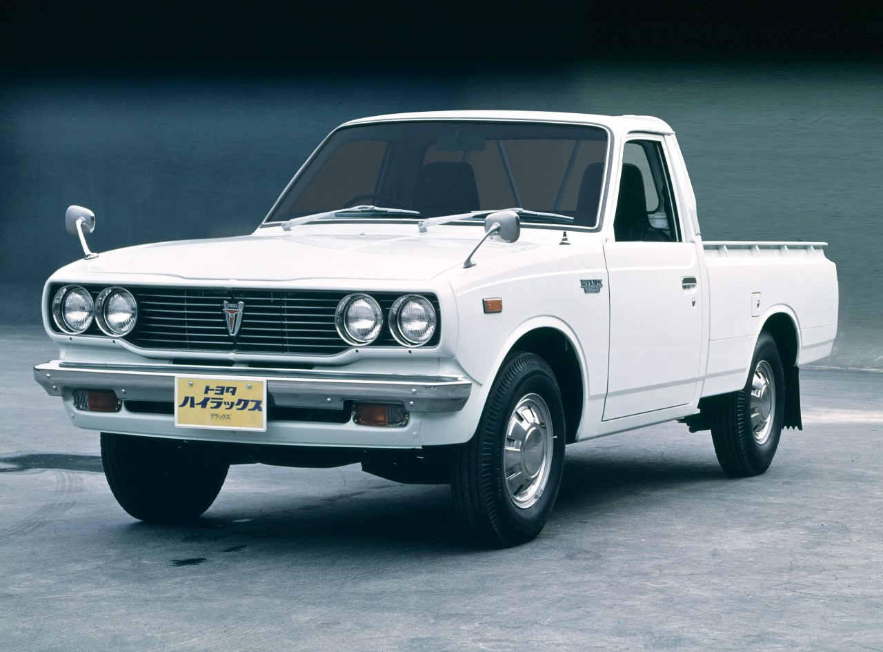 Toyota Hilux kończy 55 lat. Jeden z najpopularniejszych pick-upów na świecie sprzedał ponad 20 milionów egzemplarzy