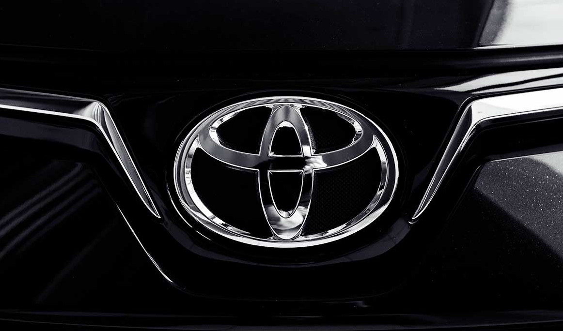 Rekordowe półrocze Toyoty na świecie. Najwyższa produkcja oraz sprzedaż samochodów zelektryfikowanych