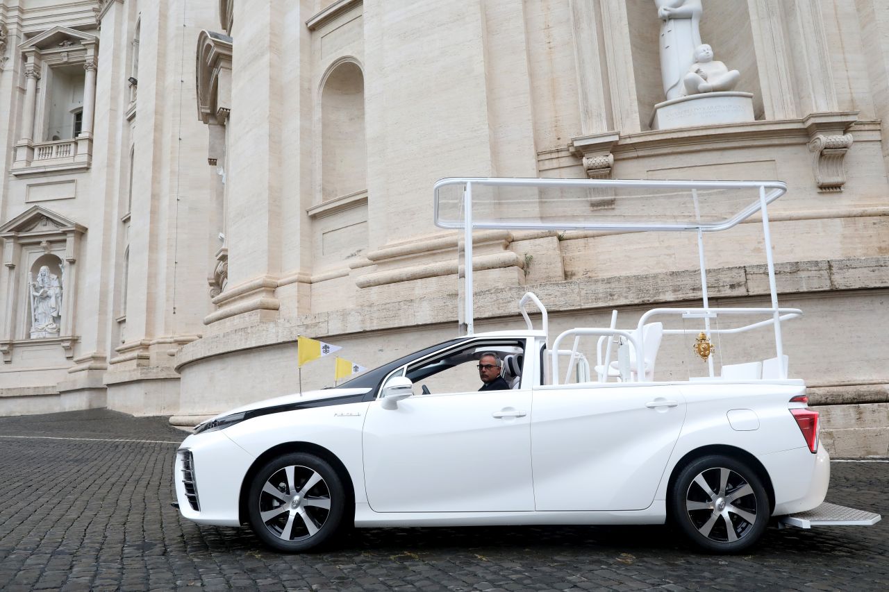 toyota mirai papamobile papież franciszek audiencja generalna