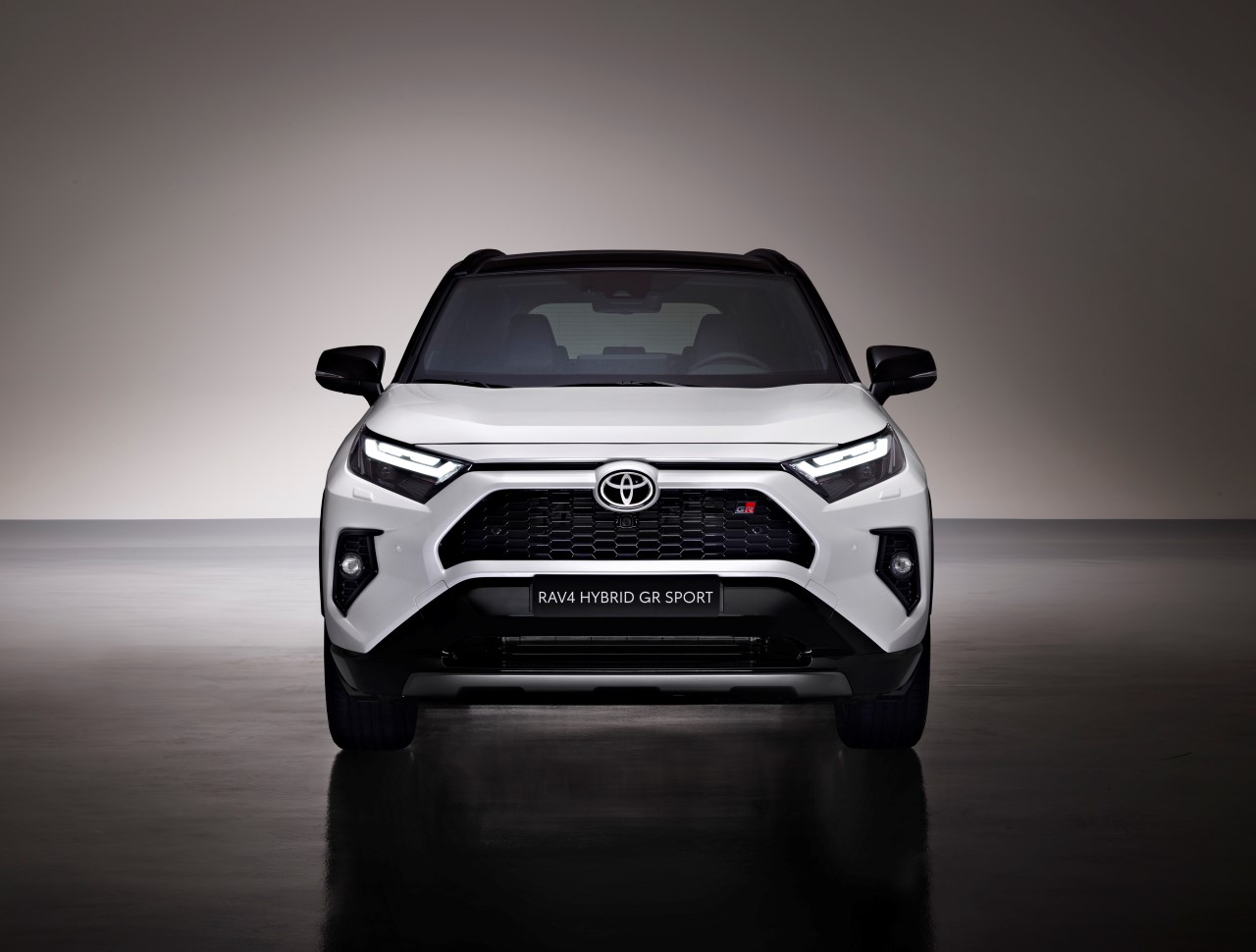 Toyota przyjmuje zamówienia na RAV4 w nowej wersji GR SPORT