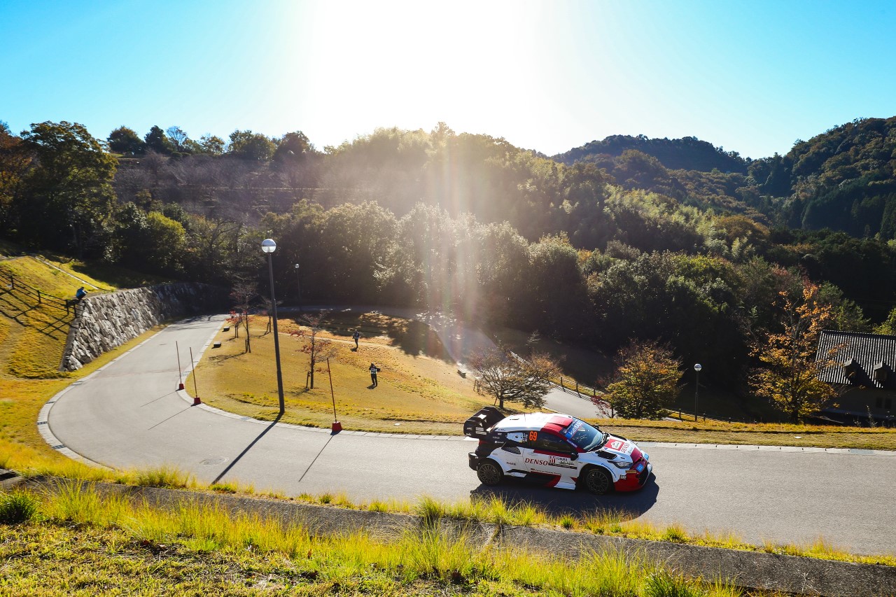 Toyota wygrywa całe podium Rajdu Japonii	