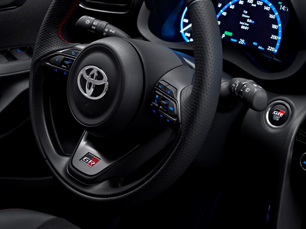 Toyota przyjmuje zamówienia na Yarisa Cross GR SPORT. Cena z Ekobonusem od 130 500 zł