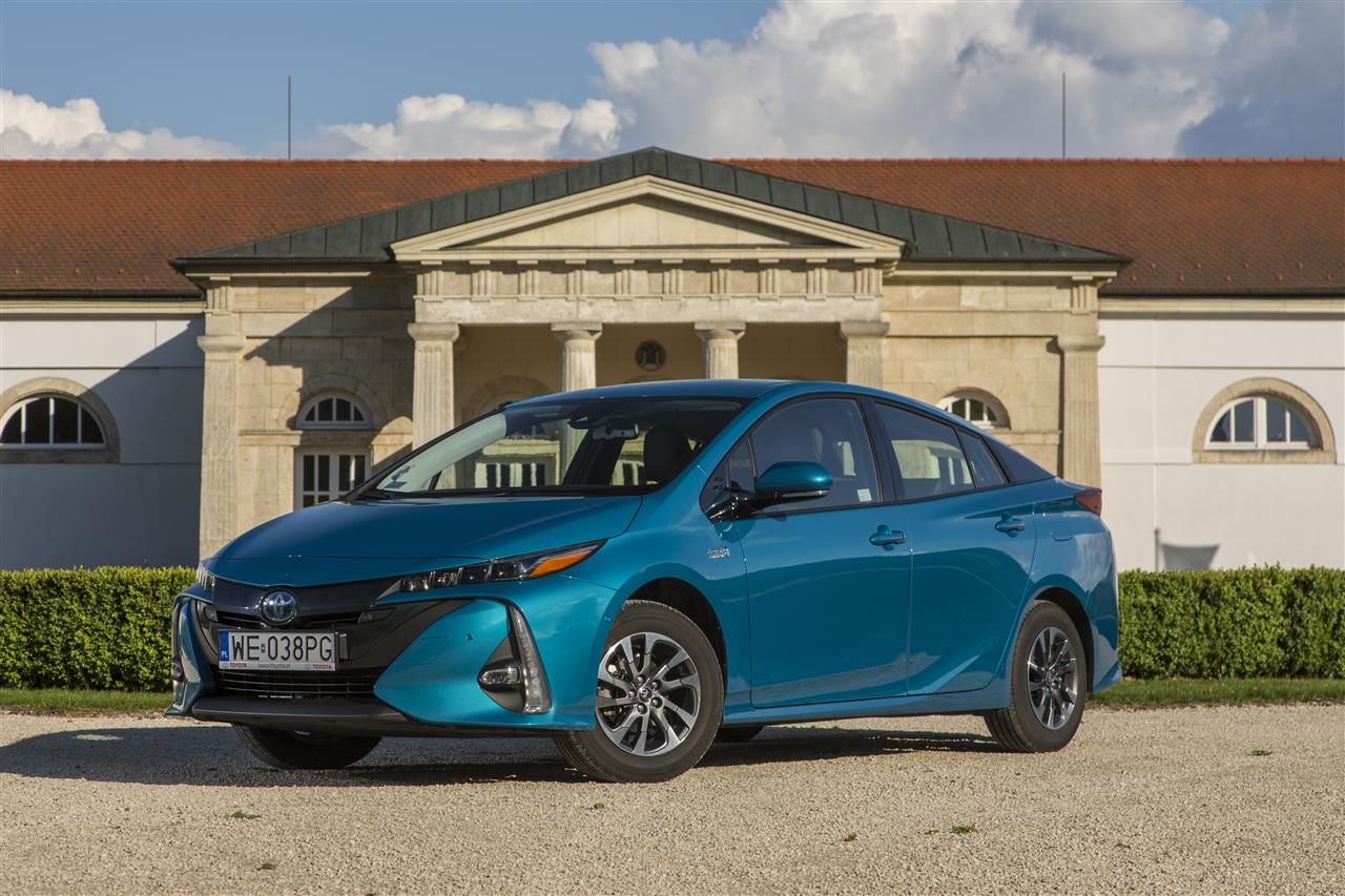 MESTERHÁRMAS: A VILÁG LEGNÉPSZERŰBB HIBRID, PLUG-IN HIBRID ÉS HIDROGÉN ÜZEMANYAGCELLÁS AUTÓJA IS TOYOTA