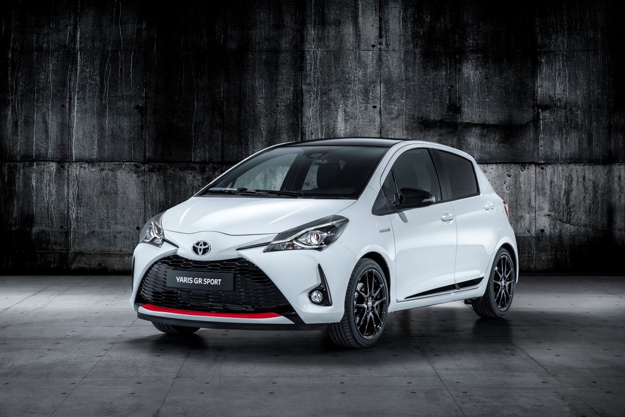 SPORTOS, MÉGIS KÖRNYEZETBARÁT: PÁRIZSBAN ÉRKEZIK A TOYOTA YARIS GR SPORT 