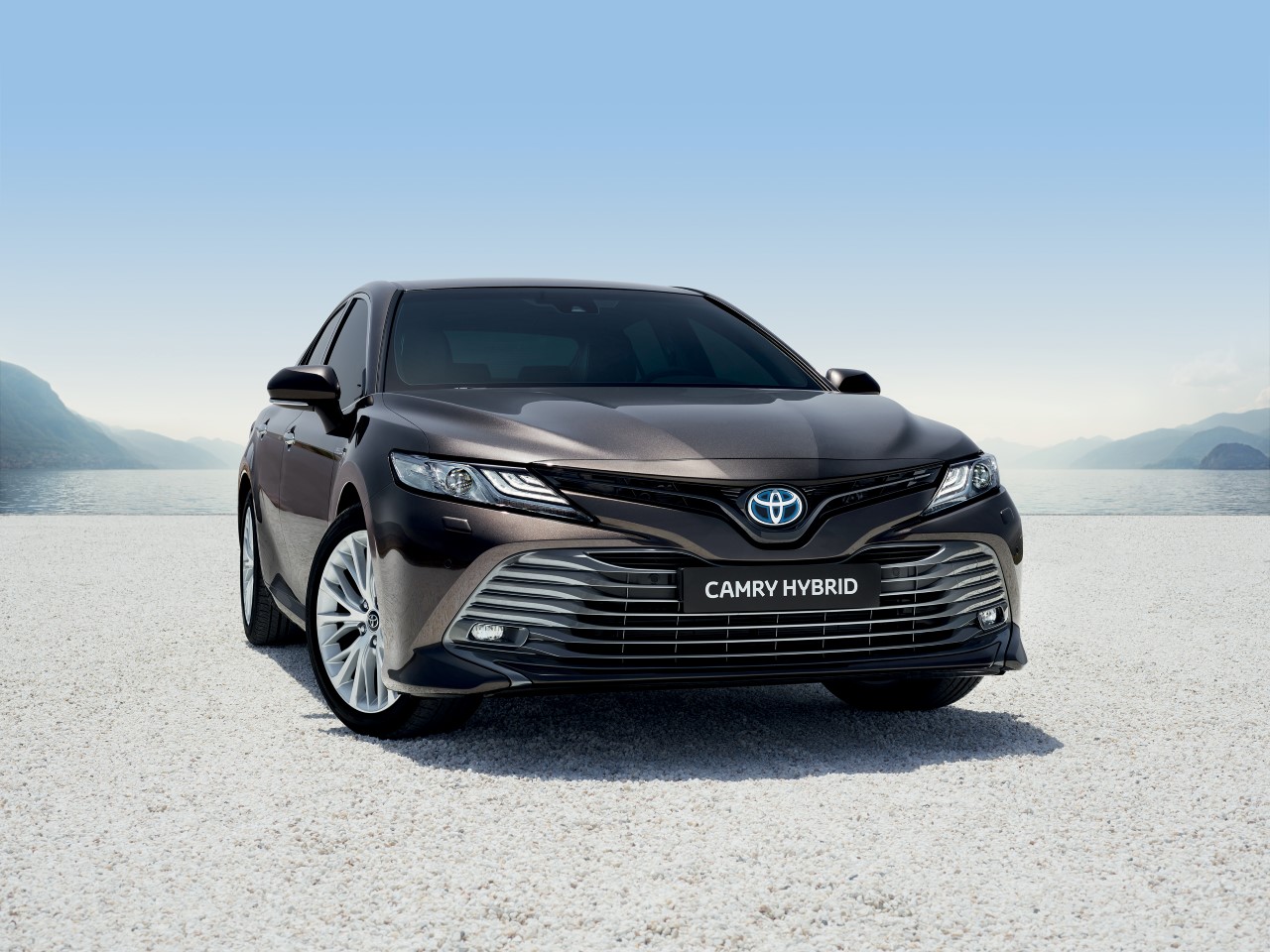 Europejski debiut Toyoty Camry Hybrid na Targach w Paryżu