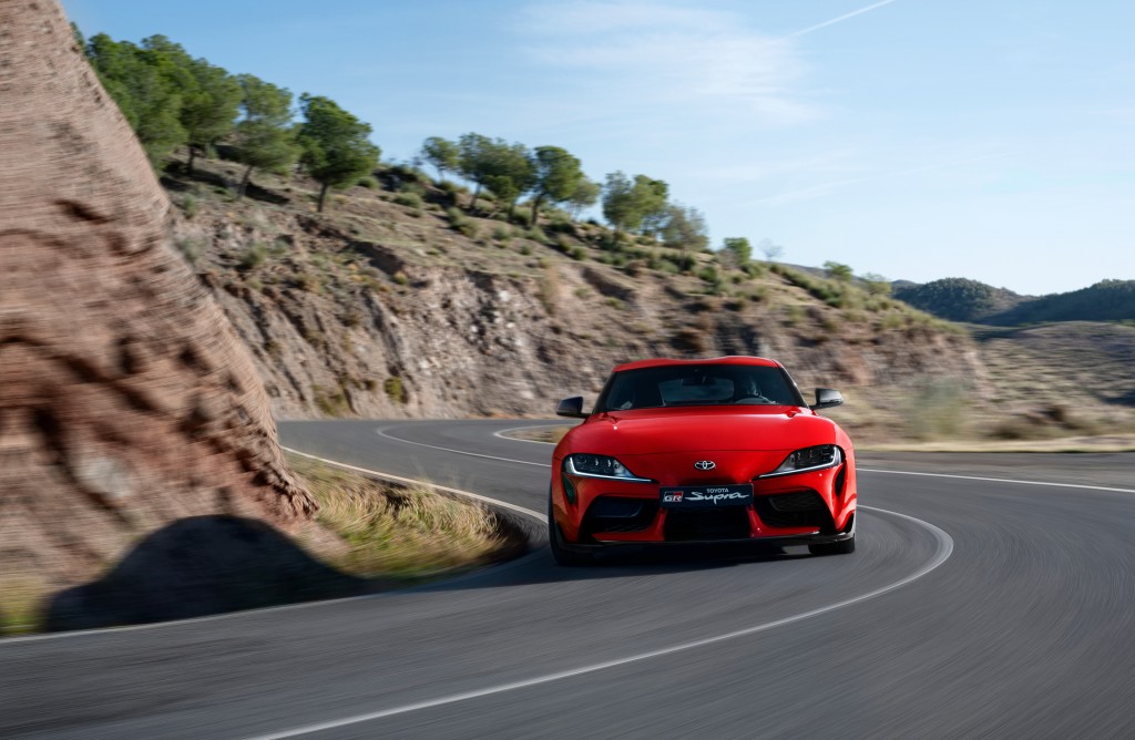MEGÉRKEZETT A LEGENDA: MAGYARORSZÁGON A VADONATÚJ TOYOTA SUPRA