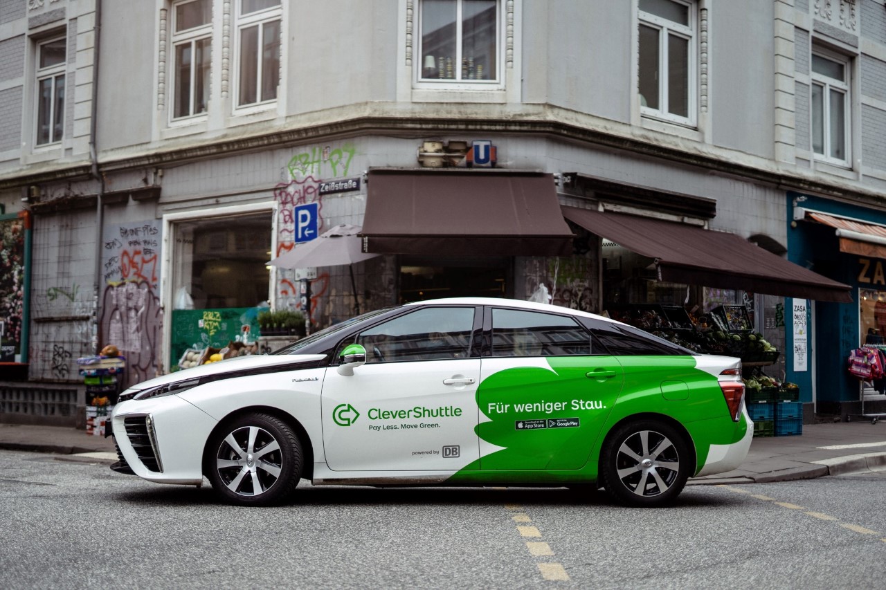 Toyoty Mirai w systemie ride-sharingowym CleverShuttle pokonały 2 miliony kilometrów