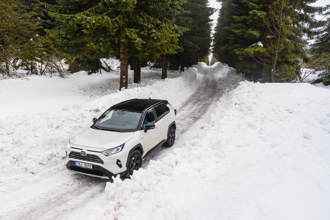 Toyota vám prichystá vozidlo na bezpečné zimné cestovanie