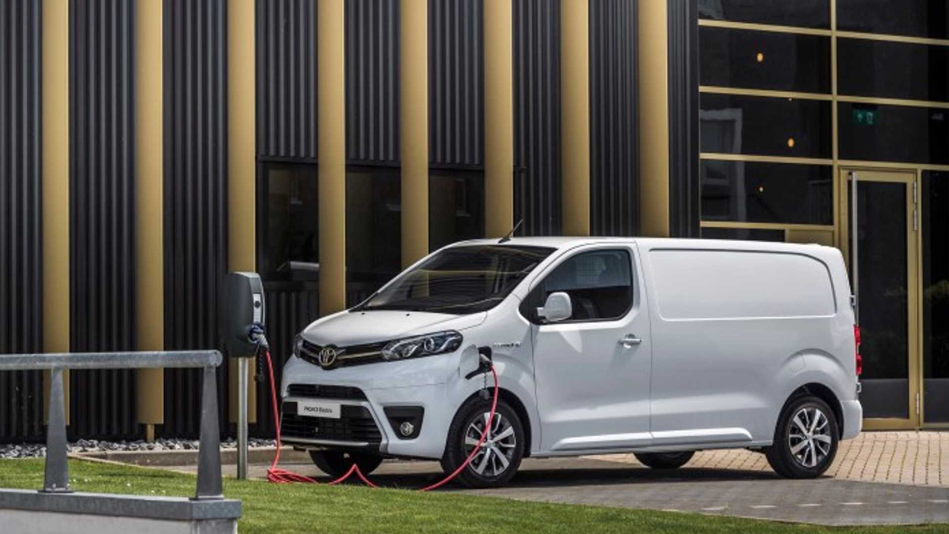 SKANDINÁVIÁBAN LESZ ELŐSZÖR KAPHATÓ AZ AKKUMULÁTOROS ELEKTROMOS TOYOTA PROACE