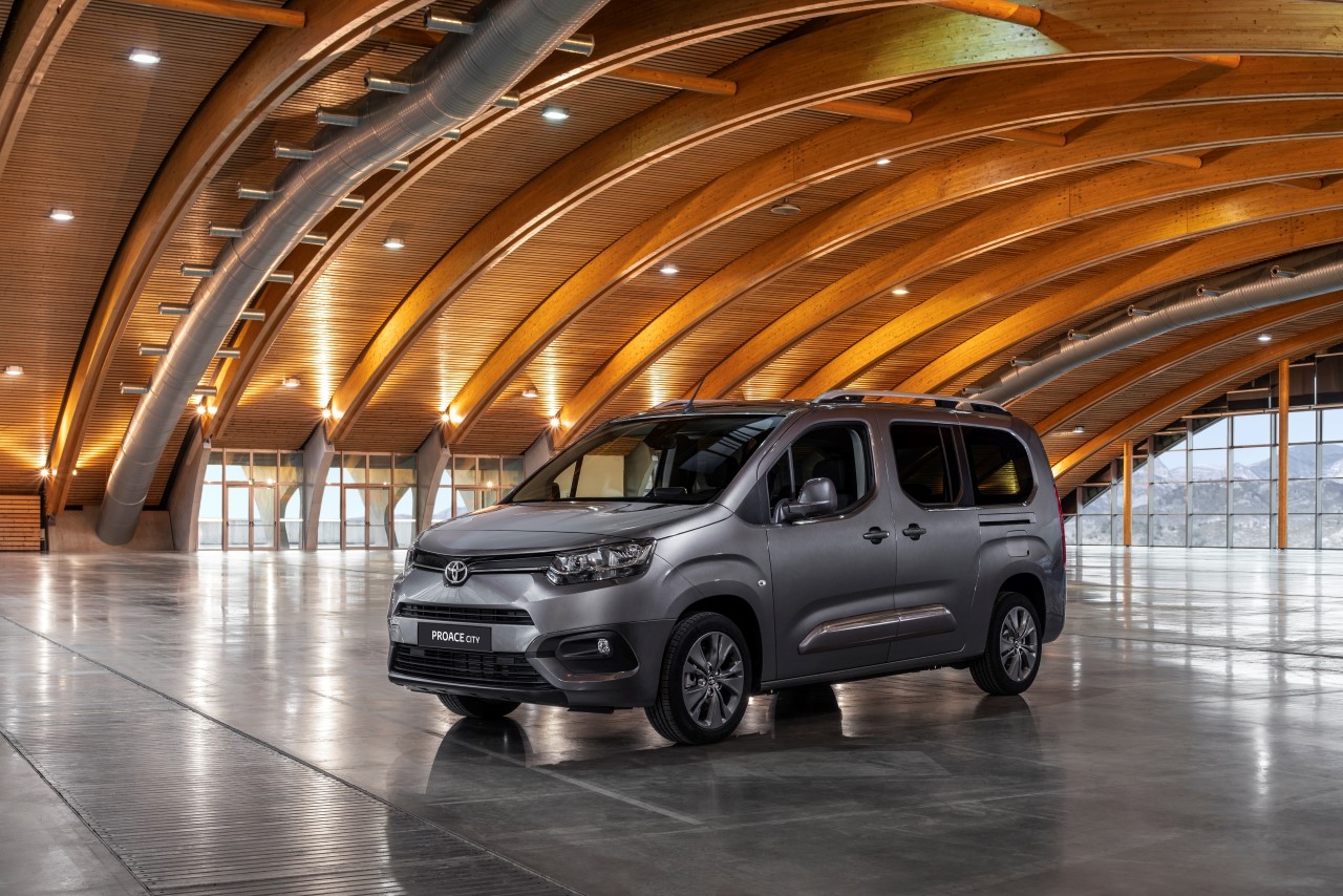 Nem véletlenül a nagycsaládos autóvásárlási program favoritja a Toyota Proace City Verso 