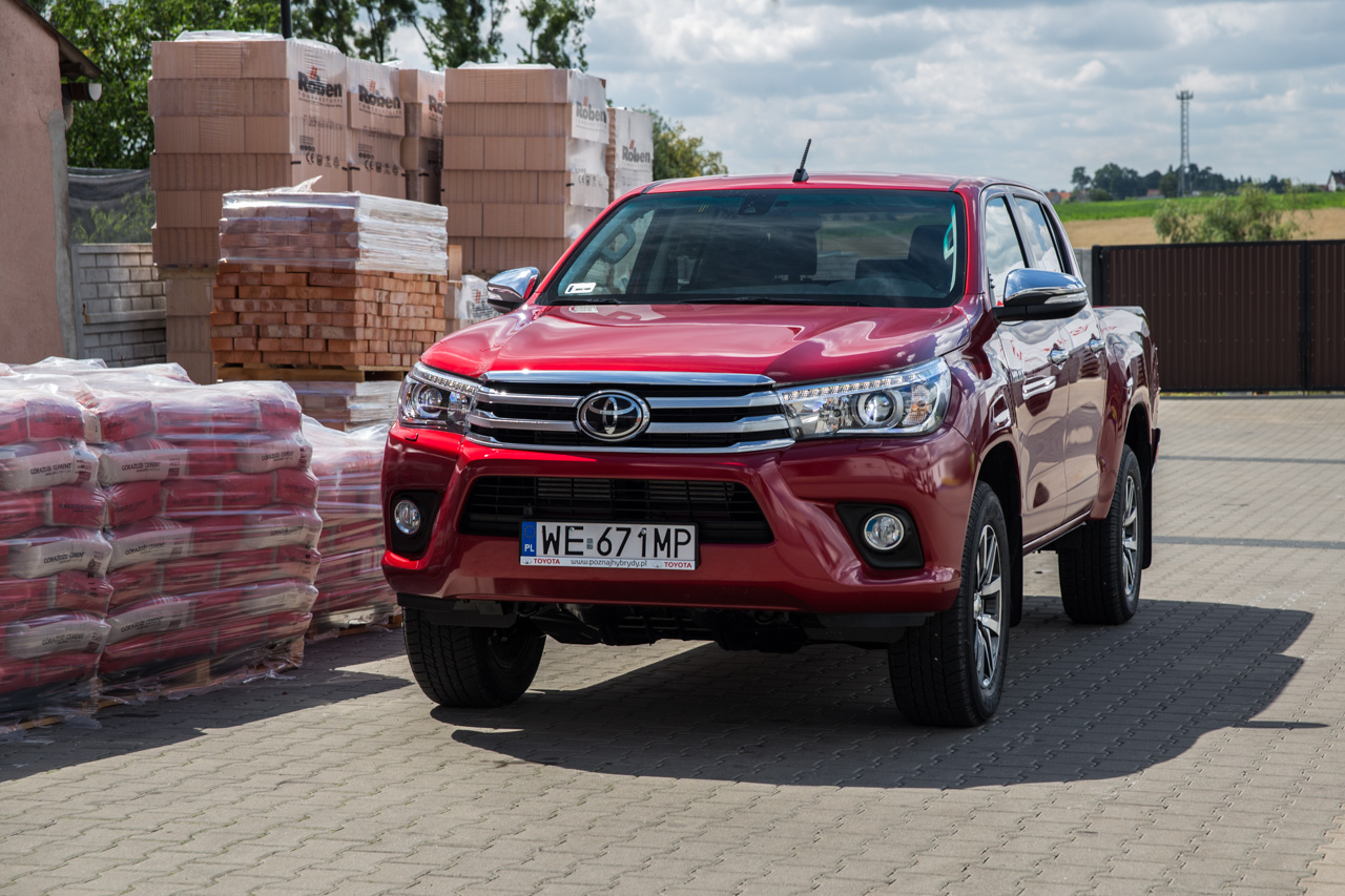 Toyota umacnia swoją pozycję na rynku aut dostawczych. Hilux najpopularniejszym pick-upem w Polsce