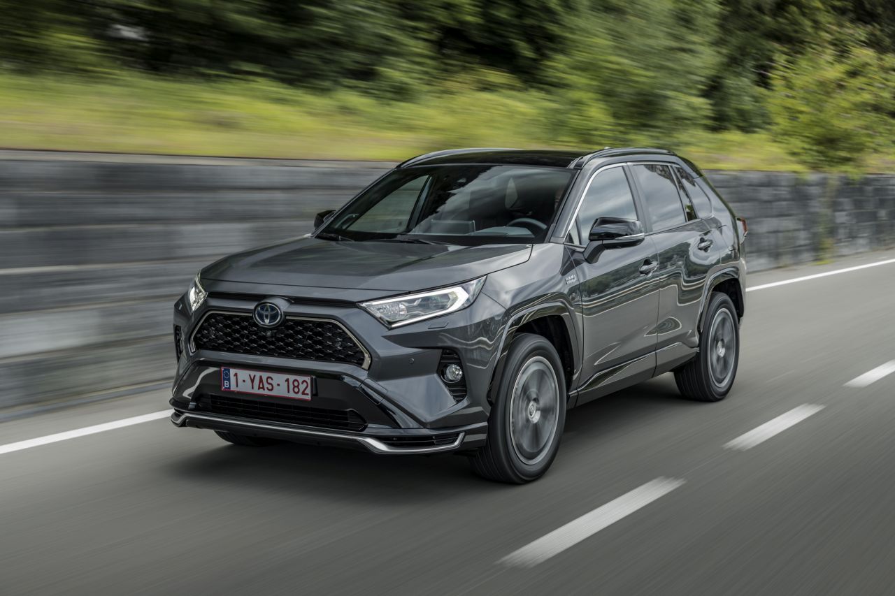 Do Česka přijíždí vrcholná verze Toyoty RAV4 Plug-in hybrid