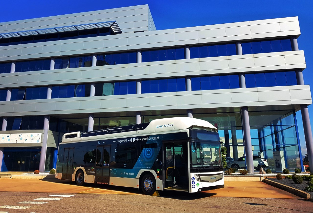 Toyota posiluje spojení s firmami CaetanoBus a Finlog kvůli výrobě vodíkových autobusů