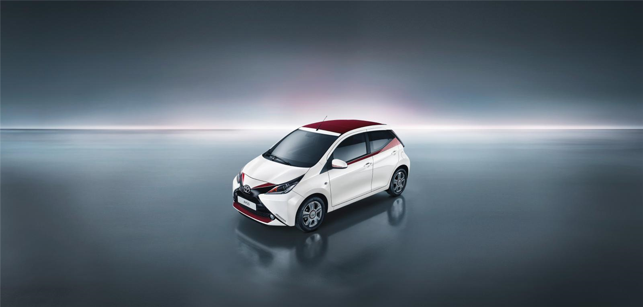 X-POSE NÉVEN ÉRKEZIK A LIMITÁLT SZÉRIÁS TOYOTA AYGO