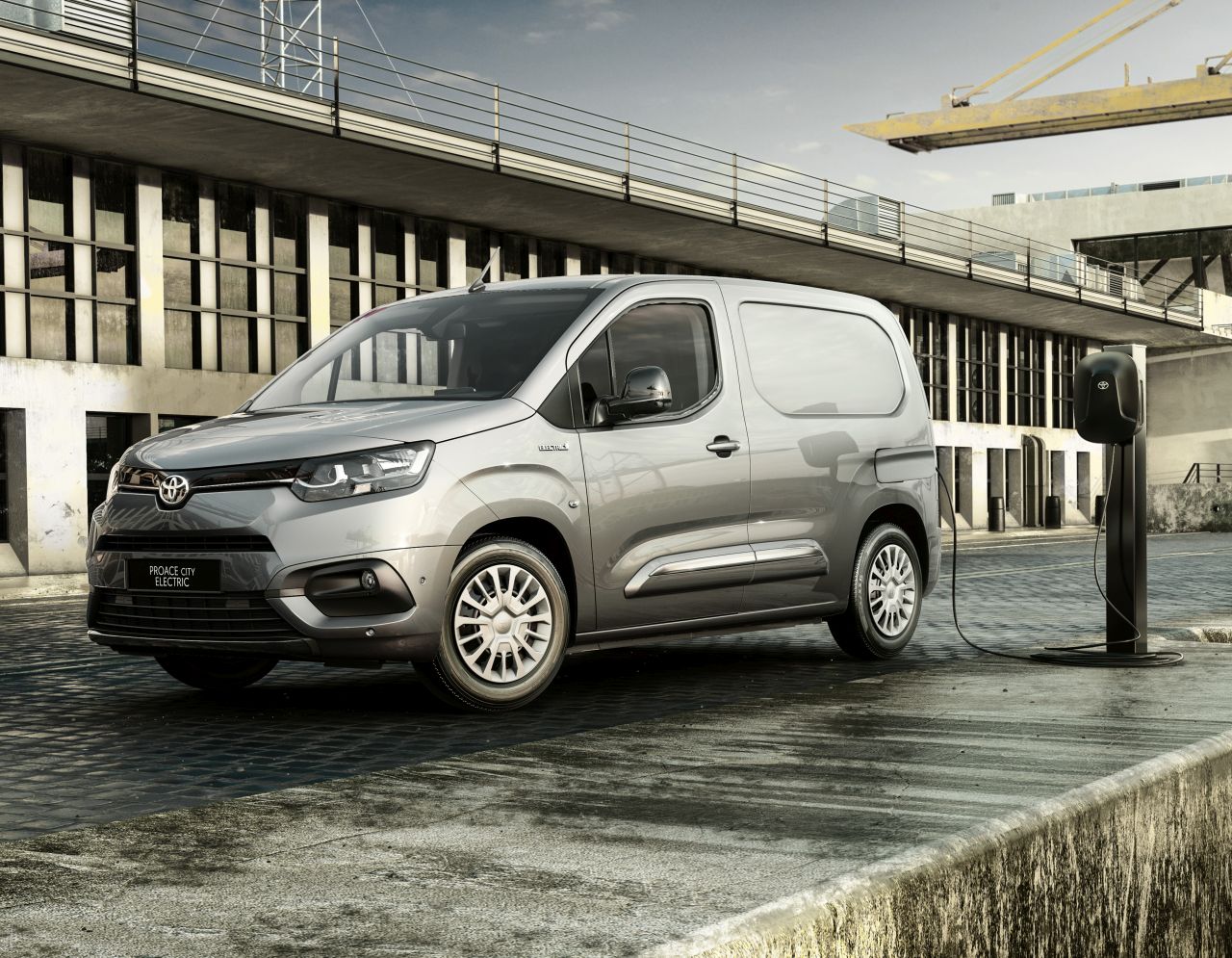 A praktikumot kombinálja a tiszta üzemmel a vadonatúj Toyota Proace City Electric